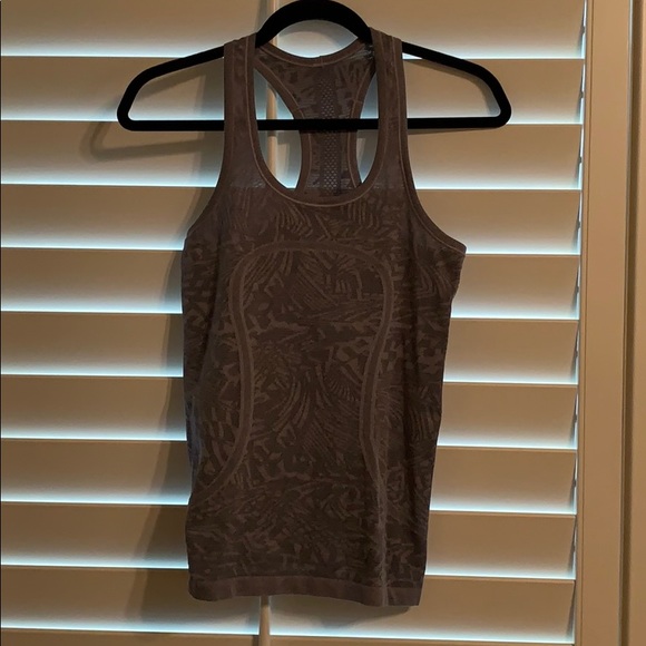 Lululemon grey patterned workout tank - Picture 1 of 2
